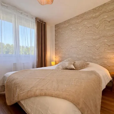 Le Nid Dore Apartment *